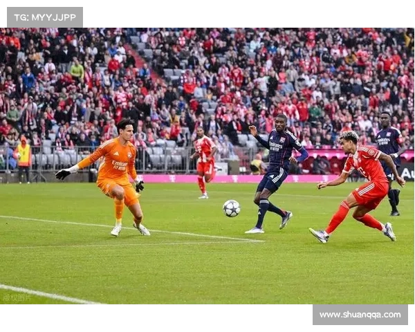 拜仁边路快攻破敌防线，赢得比赛