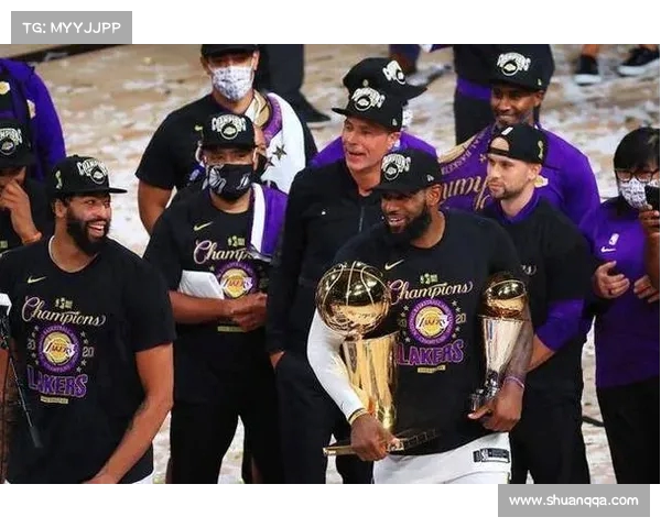 路威：老詹的最后一季或许充满挑战，正如科比的告别之年(詹姆斯路威)