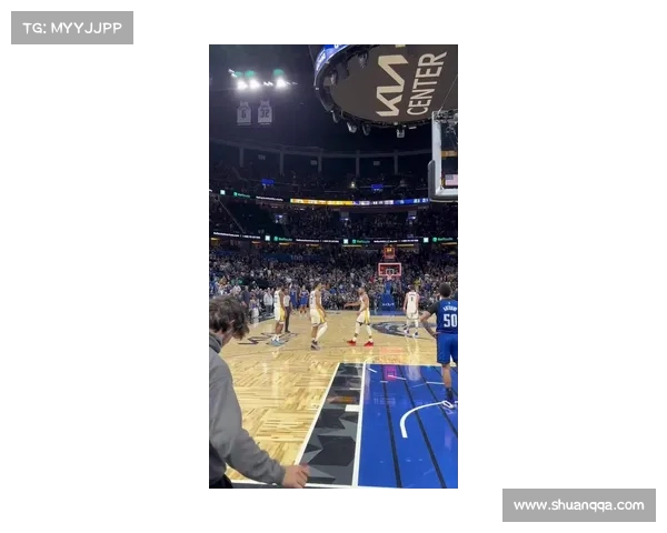 勇士大胜奇才,库里再度掌控全场 勇士大胜奇才,库里再度掌控全场